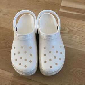 CROCS PLATFORM GLITTER CLOGS
